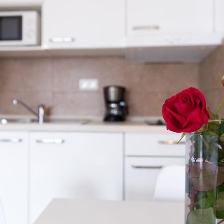 Apartmani Laura Krk คิร์ก ภายนอก รูปภาพ