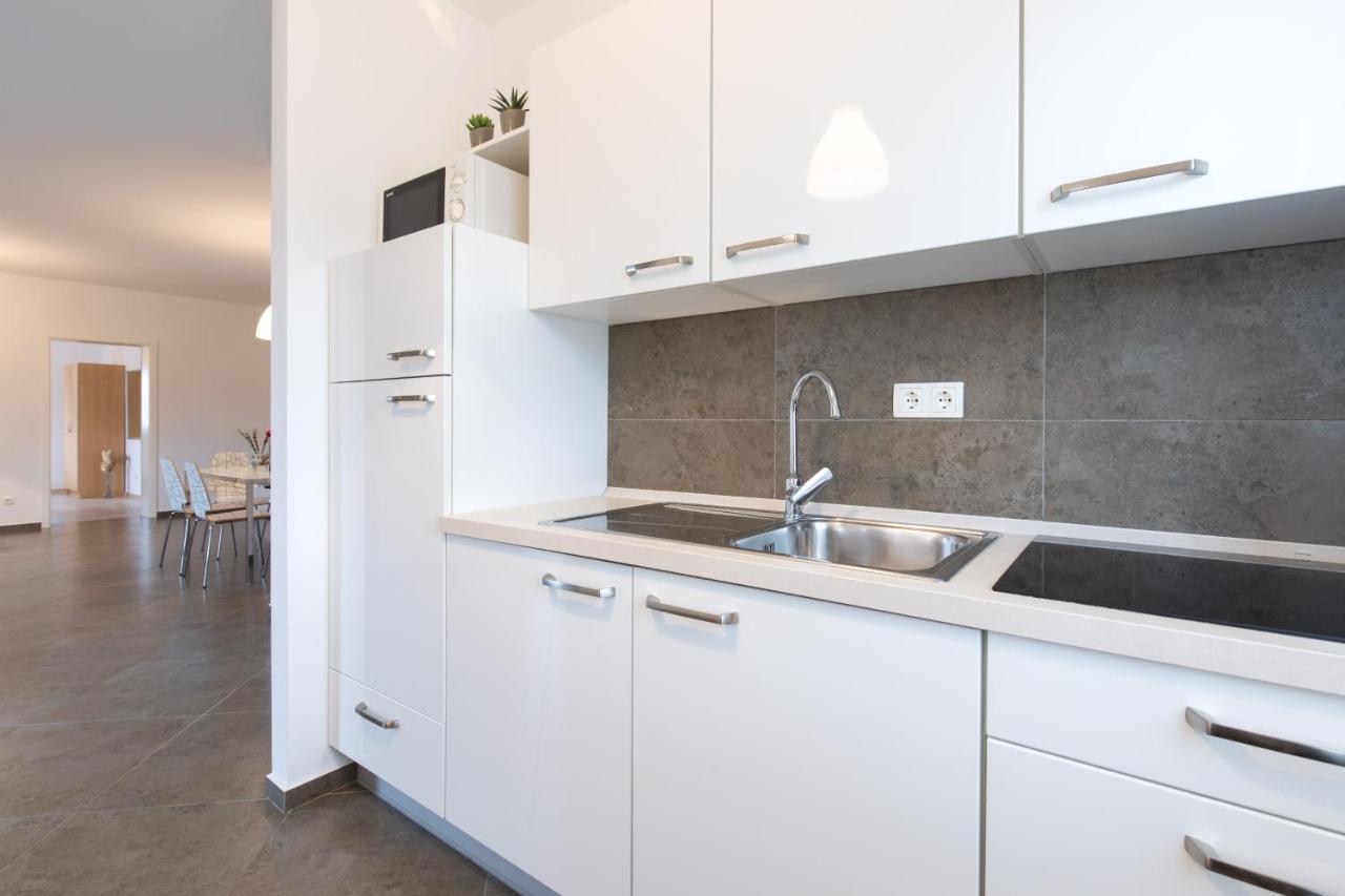 Apartmani Laura Krk คิร์ก ภายนอก รูปภาพ