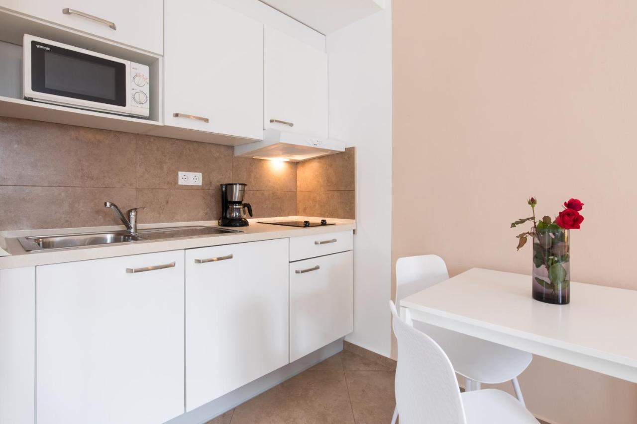 Apartmani Laura Krk คิร์ก ภายนอก รูปภาพ