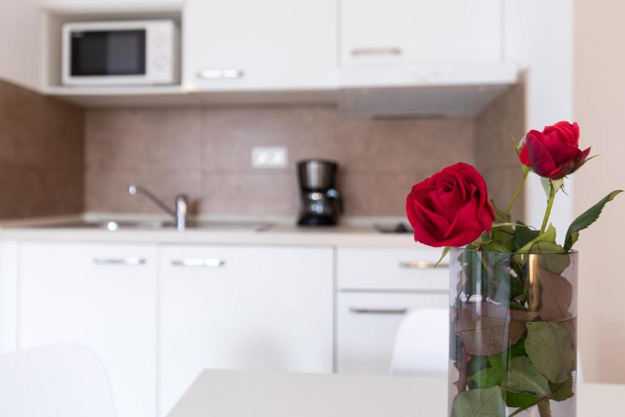 Apartmani Laura Krk คิร์ก ภายนอก รูปภาพ