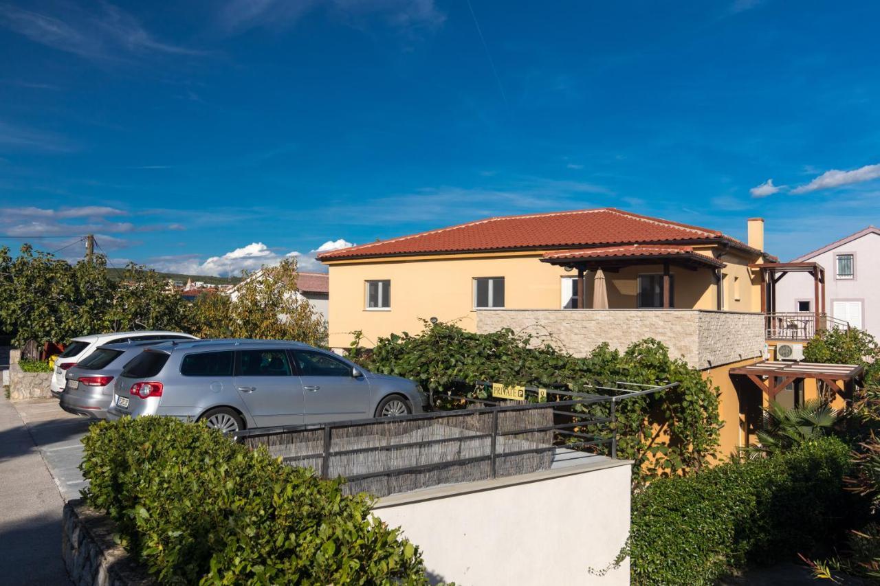 Apartmani Laura Krk คิร์ก ภายนอก รูปภาพ
